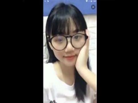 Clip: Sinh viên Việt lộ Clip Show hàng trên APP của Tàu