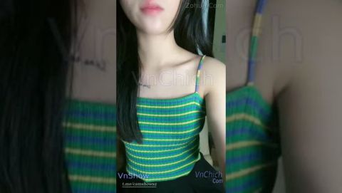 #2girls đi làm về tranh thủ livestream show hàng 